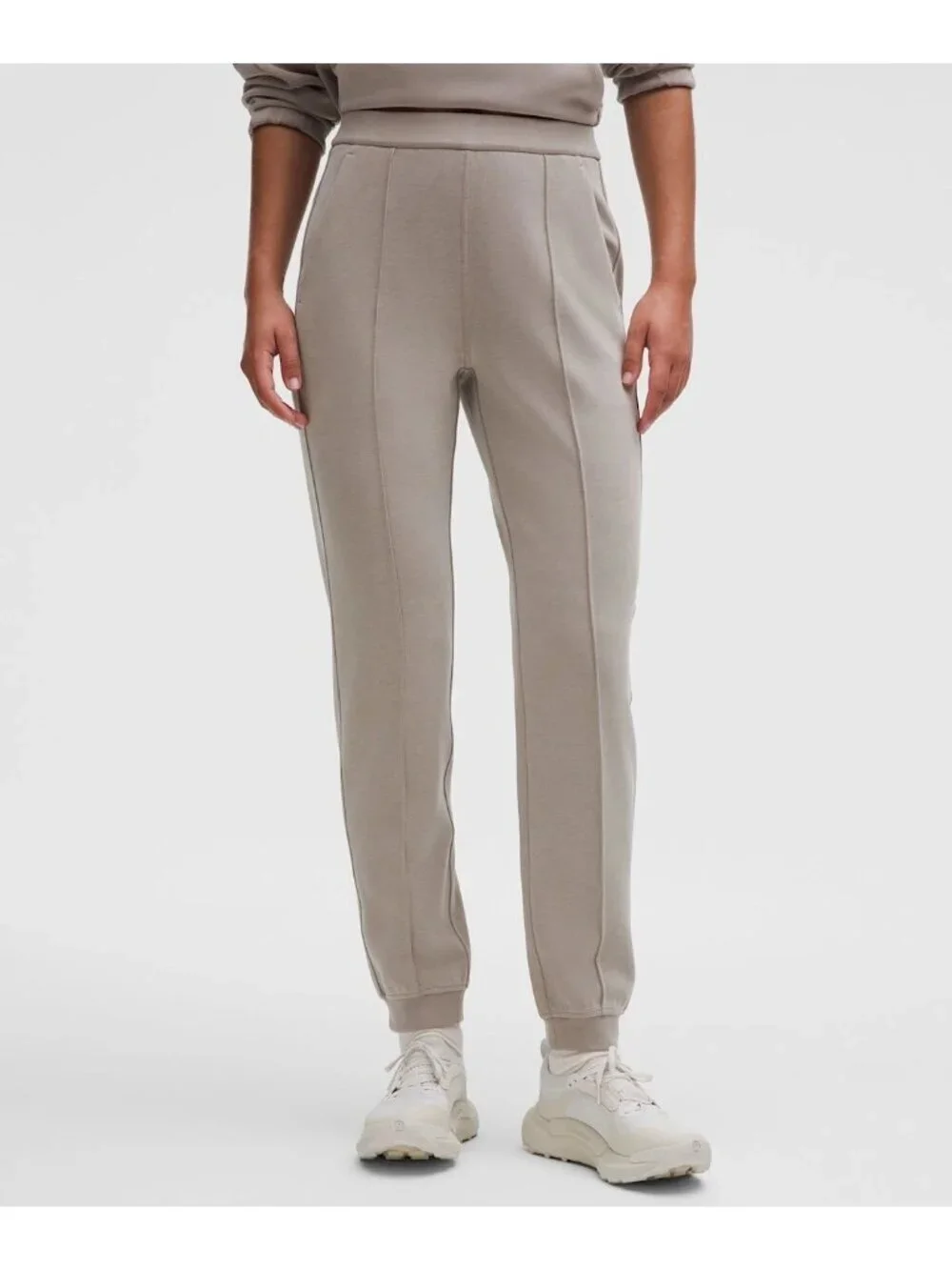 Lululemon Athletica Softstreme Classic-Fit High-Rise Jogger M Soft Ash Gray